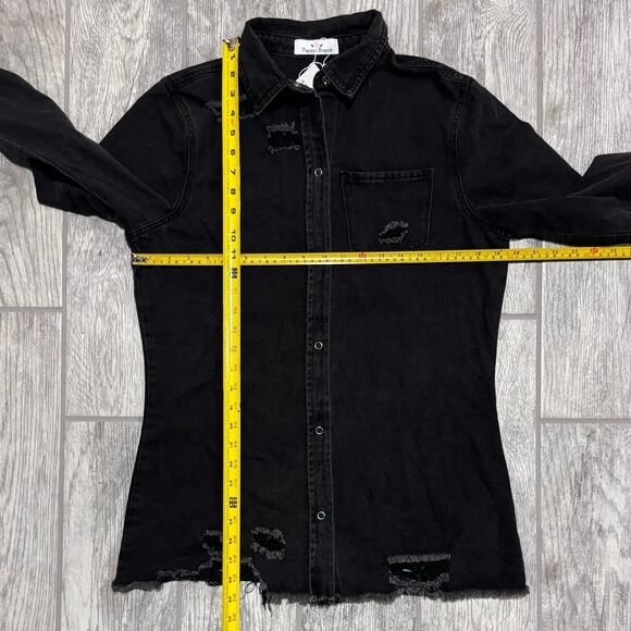 Papaya Branch Distressed Shacket‎ NWT Black size Medium Snap Front - Picture 16 of 16